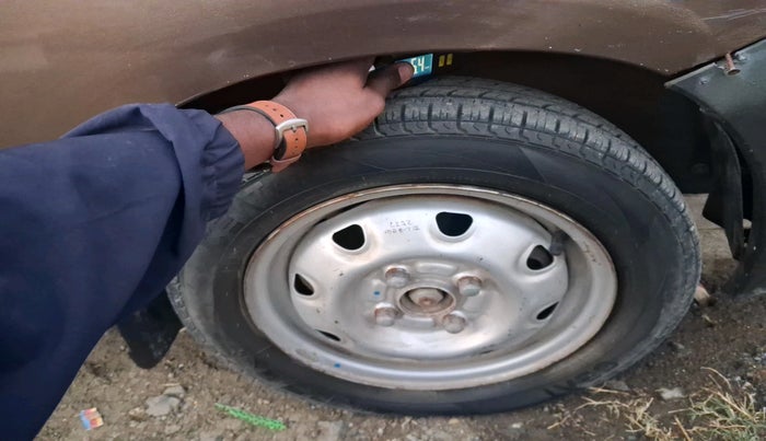 2011 Maruti Zen Estilo LXI, Petrol, Manual, 84,723 km, tyre