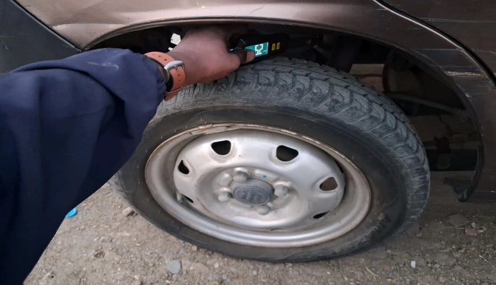 2011 Maruti Zen Estilo LXI, Petrol, Manual, 84,723 km, tyre