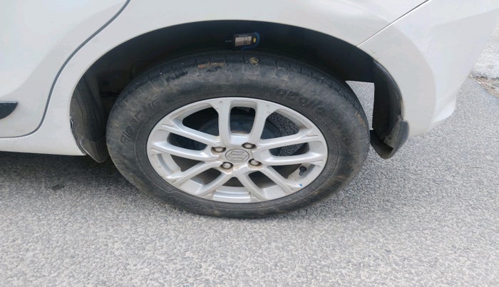 2018 Maruti Swift ZXI AMT, Petrol, Automatic, 73,739 km, tyre
