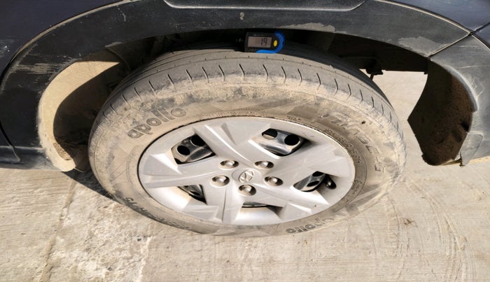 2020 Hyundai VENUE S+ 1.2, Petrol, Manual, 70,494 km, tyre