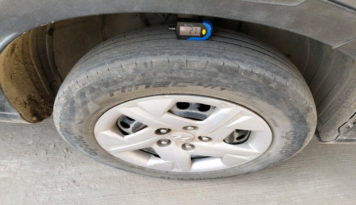 2020 Hyundai VENUE S+ 1.2, Petrol, Manual, 70,494 km, tyre