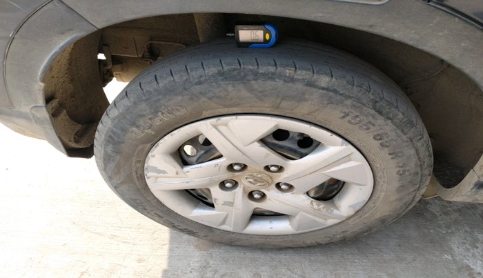 2020 Hyundai VENUE S+ 1.2, Petrol, Manual, 70,494 km, tyre