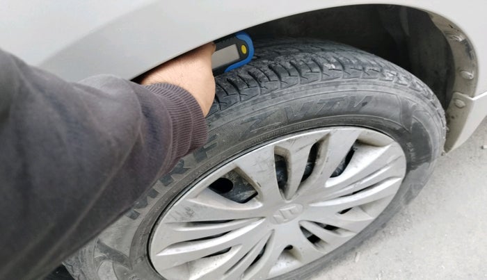 2015 Maruti Ertiga VXI, Petrol, Manual, 16,761 km, tyre