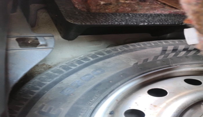 2010 Maruti Wagon R 1.0 LXI, Petrol, Manual, 95,185 km, tyre