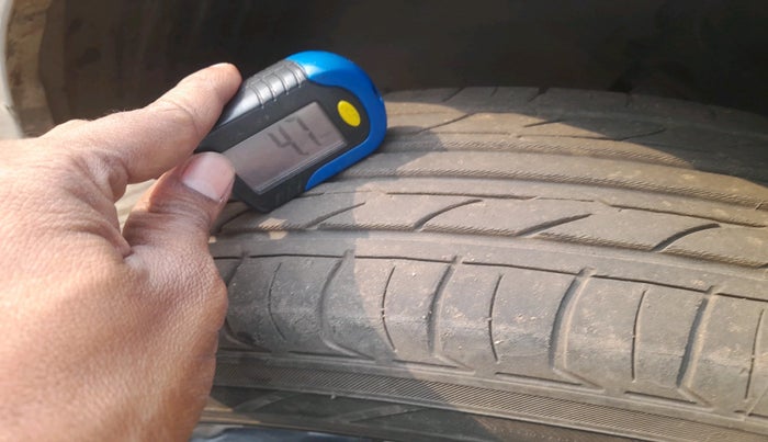 2021 Tata ALTROZ XE PETROL, Petrol, Manual, 35,059 km, tyre