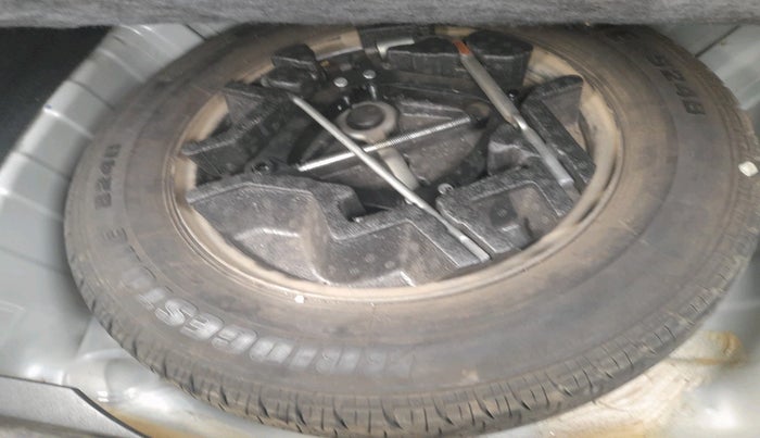 2021 Tata ALTROZ XE PETROL, Petrol, Manual, 35,059 km, tyre