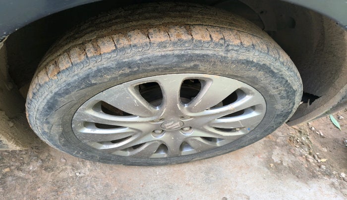 2016 Maruti Baleno ZETA PETROL 1.2, Petrol, Manual, 1,05,970 km, tyre