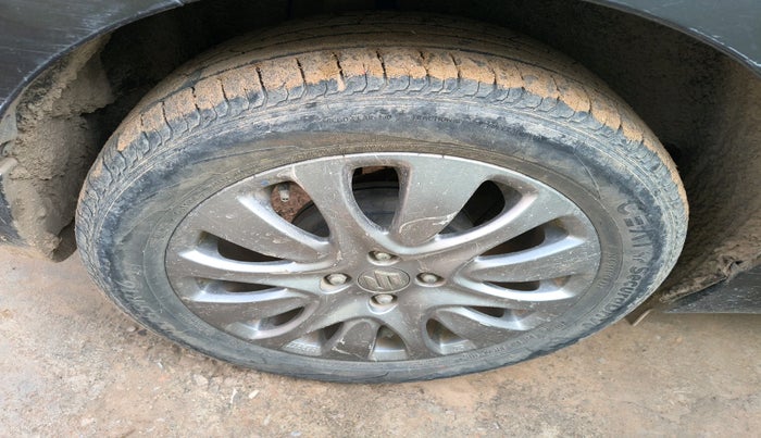 2016 Maruti Baleno ZETA PETROL 1.2, Petrol, Manual, 1,05,970 km, tyre