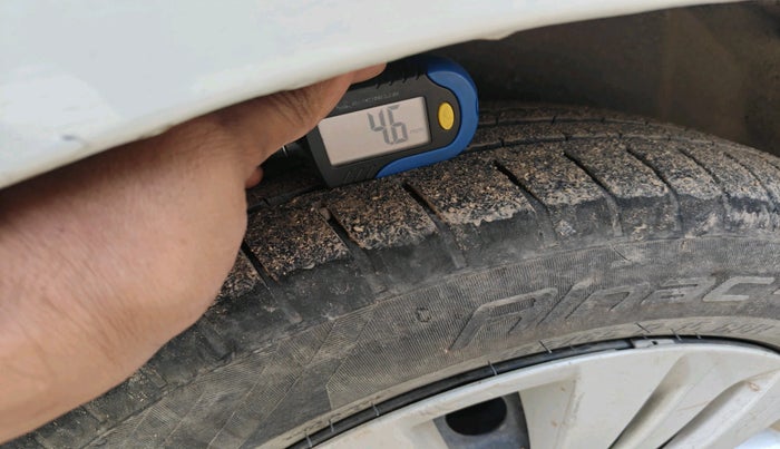 2013 Maruti Ertiga VDI, Diesel, Manual, 2,35,895 km, tyre