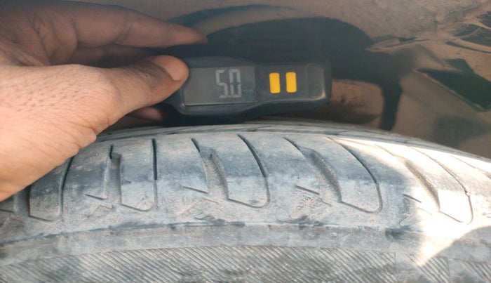 2012 Maruti Kizashi 2.4L MT, Petrol, Manual, 1,05,703 km, tyre