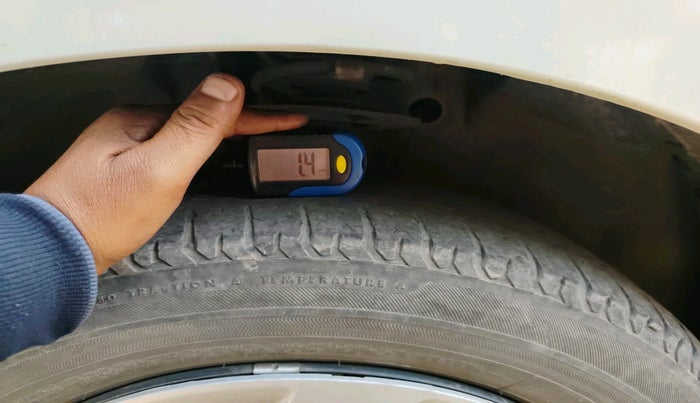 2021 Maruti Ertiga VXI SHVS, Petrol, Manual, 53,521 km, tyre