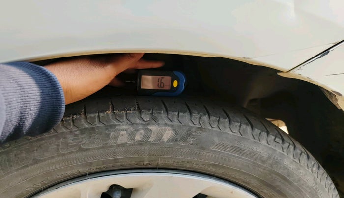 2021 Maruti Ertiga VXI SHVS, Petrol, Manual, 53,521 km, tyre