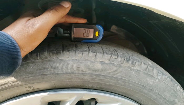 2021 Maruti Ertiga VXI SHVS, Petrol, Manual, 53,521 km, tyre