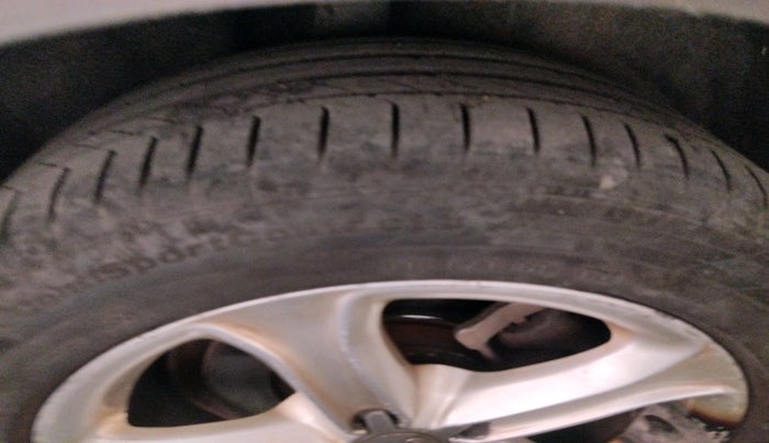 2014 Audi A4 35 TDI S LINE, Diesel, Automatic, 1,11,003 km, tyre