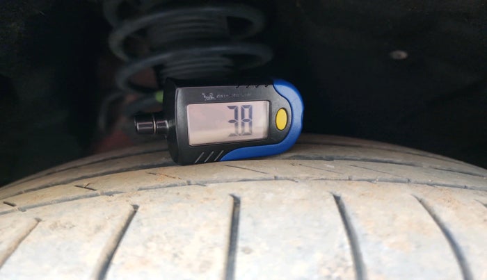 2018 Audi Q3 35 TDI Quattro, Diesel, Automatic, 1,39,779 km, tyre