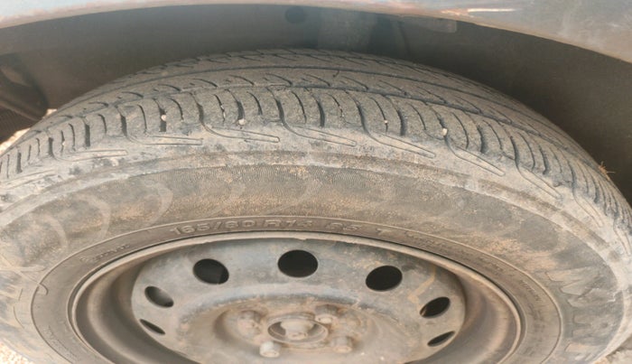 2011 Maruti Swift VDI, Diesel, Manual, 2,43,153 km, tyre