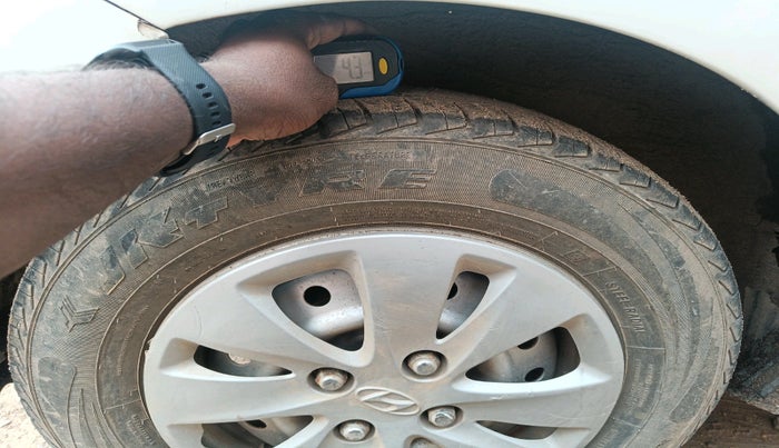 2011 Hyundai i10 MAGNA 1.2, Petrol, Manual, 74,575 km, tyre