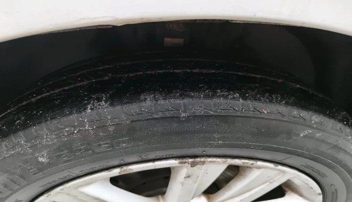 2013 Volkswagen Polo HIGHLINE DIESEL, Diesel, Manual, 1,28,848 km, tyre