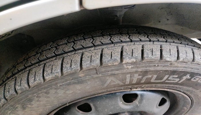 2011 Maruti Eeco 5 STR WITH A/C+HTR, Petrol, Manual, 1,20,678 km, tyre