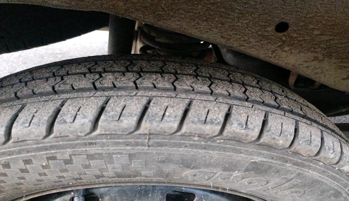 2011 Maruti Eeco 5 STR WITH A/C+HTR, Petrol, Manual, 1,20,678 km, tyre