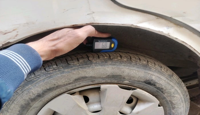 2010 Maruti Wagon R 1.0 LXI, Petrol, Manual, 63,891 km, tyre