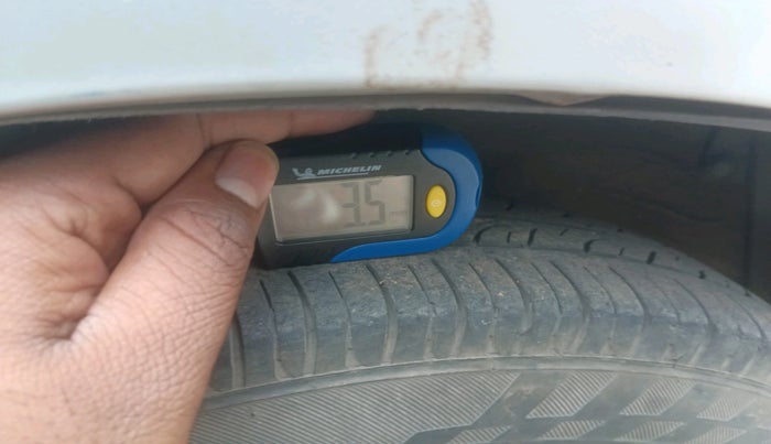 2014 Maruti Alto 800 LXI, Petrol, Manual, 82,500 km, tyre