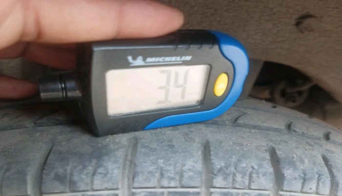 2014 Maruti Alto 800 LXI, Petrol, Manual, 82,500 km, tyre