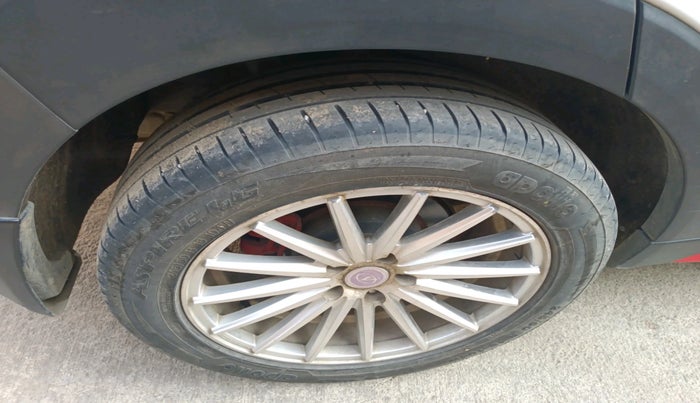 2018 Hyundai Tucson 2WD AT GL DIESEL
, Diesel, Automatic, 1,74,530 km, tyre