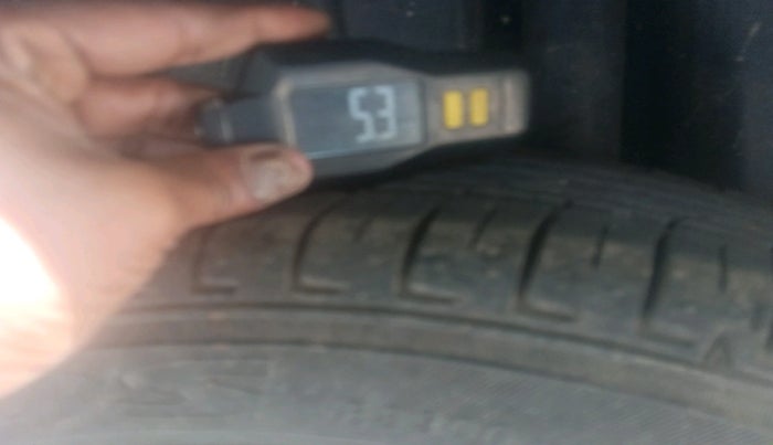 2017 Maruti Ciaz DELTA 1.4 MT PETROL, Petrol, Manual, 39,599 km, tyre