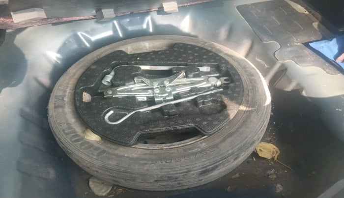 2017 Maruti Ciaz DELTA 1.4 MT PETROL, Petrol, Manual, 39,599 km, tyre