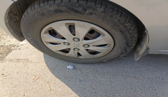 2011 Hyundai i10 SPORTZ 1.2, Petrol, Manual, 1,01,651 km, tyre