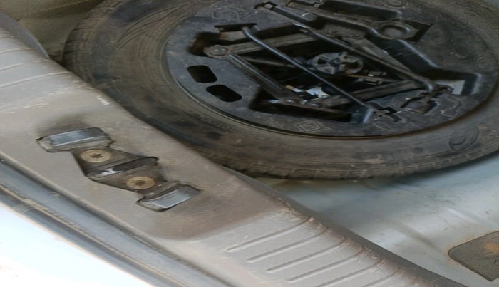 2011 Hyundai i10 SPORTZ 1.2, Petrol, Manual, 1,01,651 km, tyre