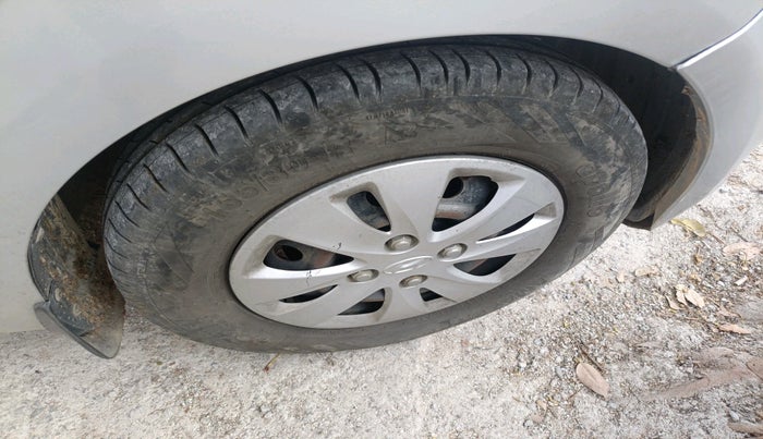 2011 Hyundai i10 SPORTZ 1.2, Petrol, Manual, 1,01,651 km, tyre