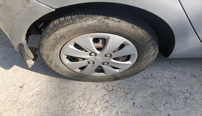 2011 Hyundai i10 SPORTZ 1.2, Petrol, Manual, 1,01,651 km, tyre