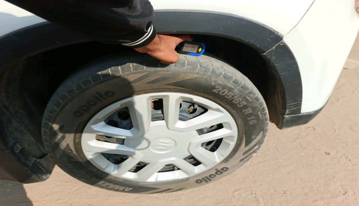 2019 Maruti Vitara Brezza VDI, Diesel, Manual, 80,987 km, tyre