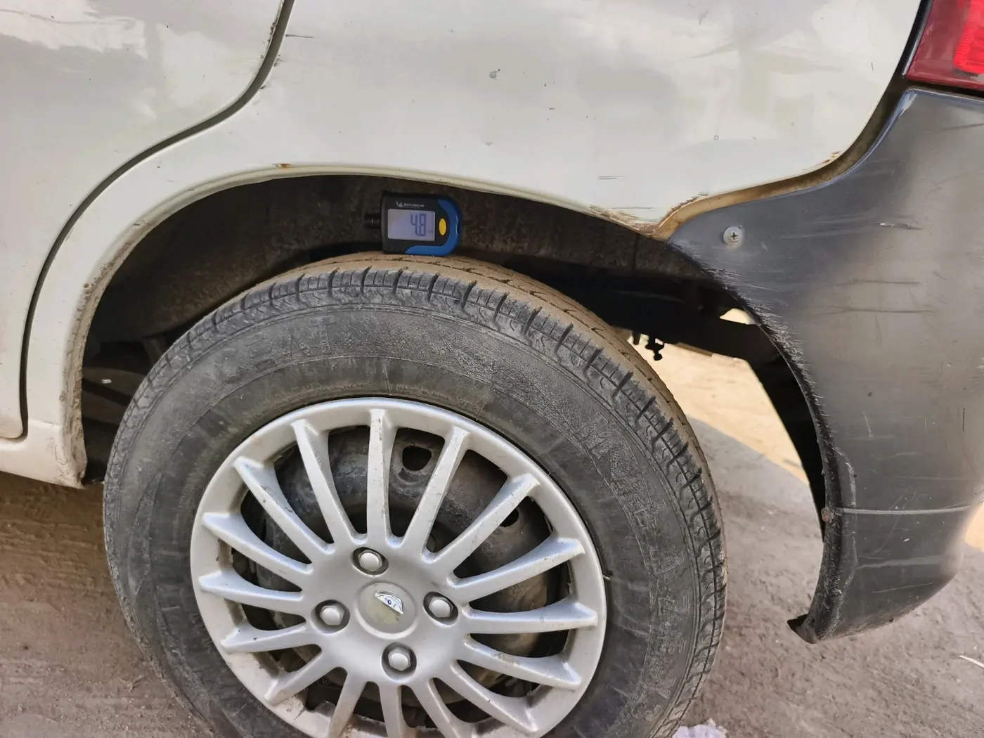 2011 Maruti Alto LXI, CNG, Manual, 1,07,450 km, tyre