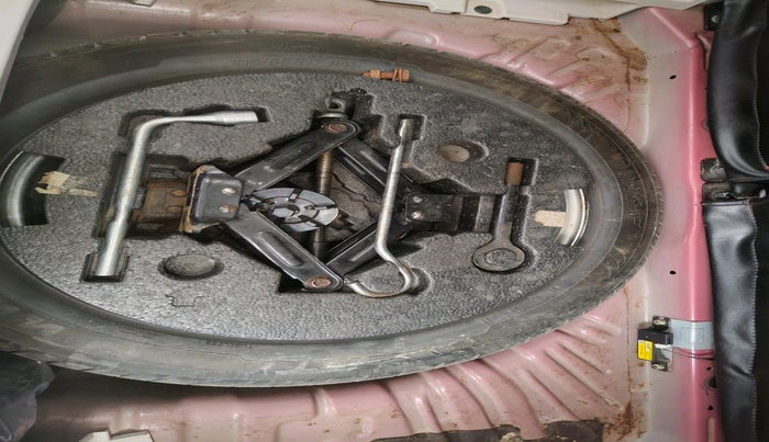 2019 Mahindra XUV300 W8 (O) 1.2 PETROL, Petrol, Manual, 29,291 km, tyre