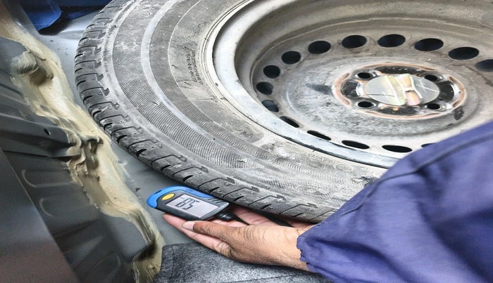 2022 Honda Amaze 1.2L I-VTEC S, Petrol, Manual, 8,251 km, tyre