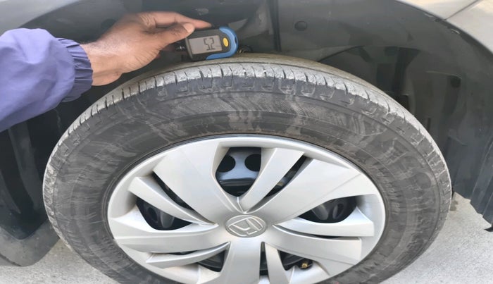 2022 Honda Amaze 1.2L I-VTEC S, Petrol, Manual, 8,251 km, tyre