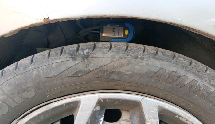 2018 Hyundai Eon ERA +, Petrol, Manual, 1,12,494 km, tyre