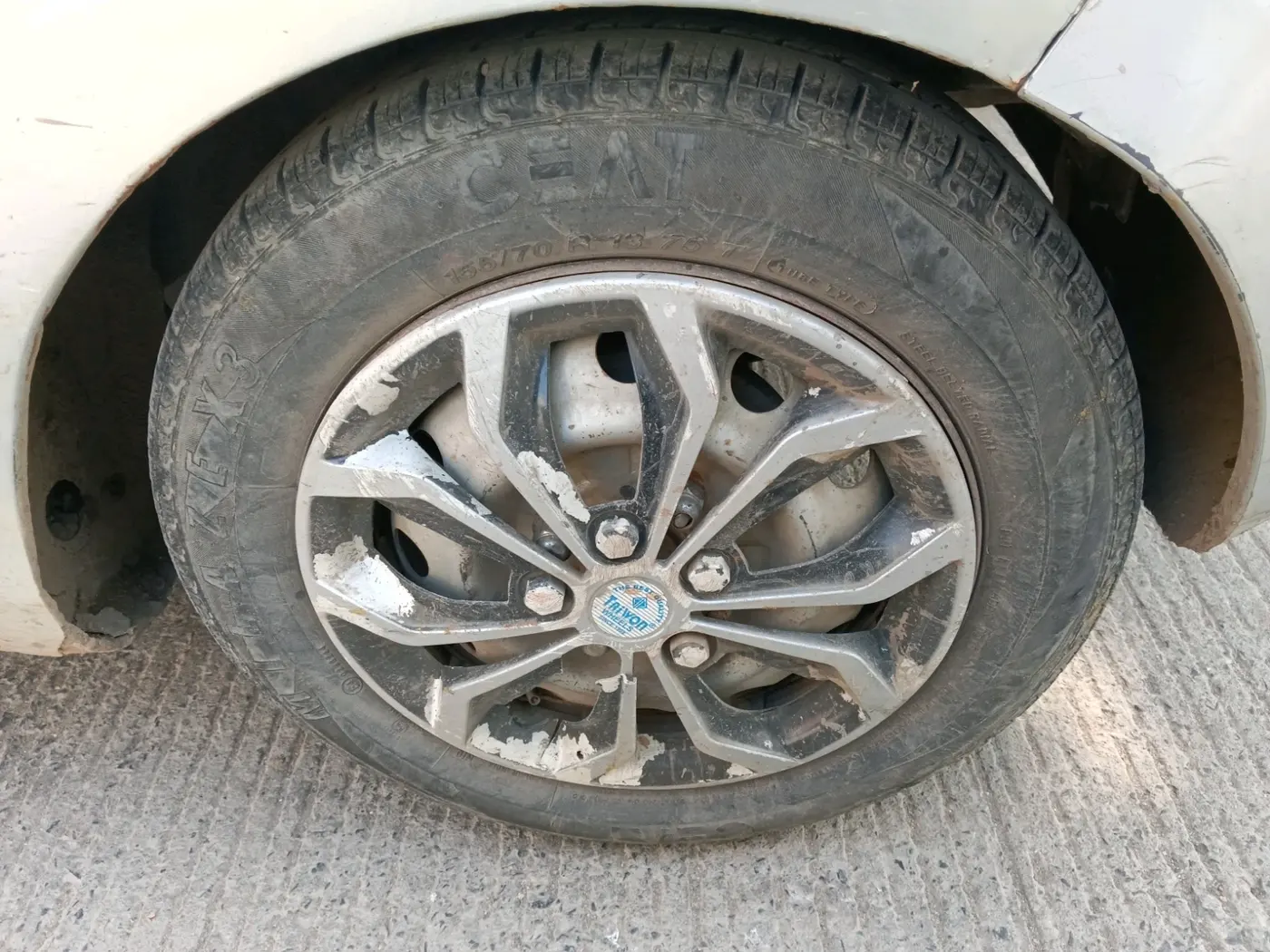 2018 Hyundai Eon ERA +, Petrol, Manual, 1,12,494 km, tyre