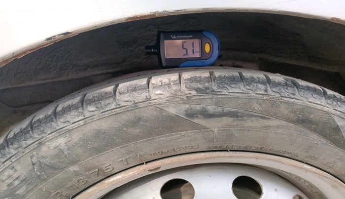 2018 Hyundai Eon ERA +, Petrol, Manual, 1,12,494 km, tyre