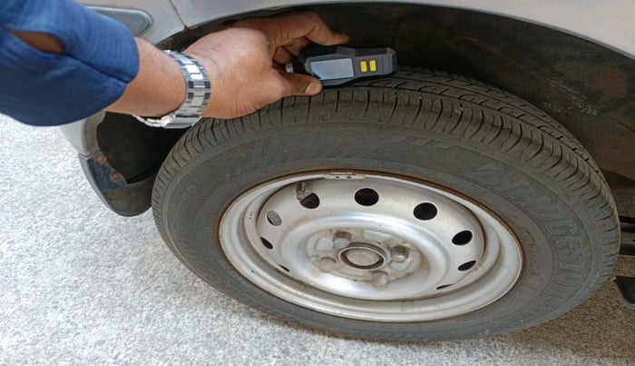 2014 Maruti Wagon R 1.0 LXI, Petrol, Manual, 33,001 km, tyre