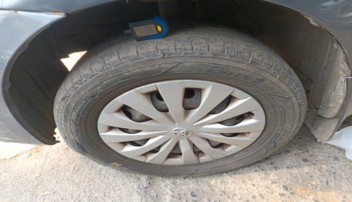 2013 Toyota Etios Liva G, Petrol, Manual, 43,948 km, tyre