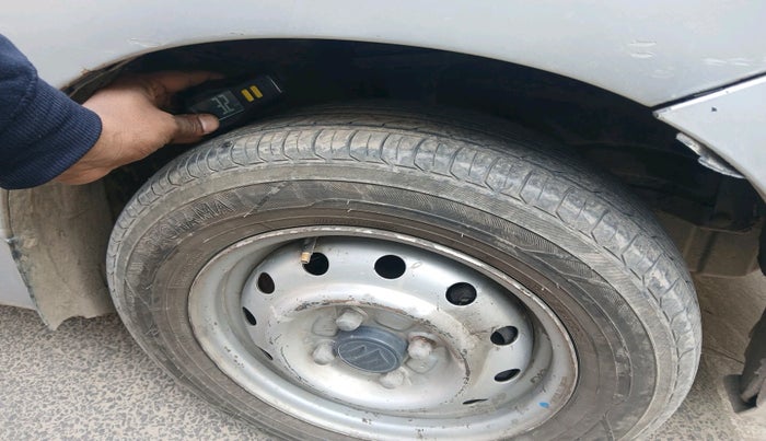 2013 Maruti Wagon R 1.0 LXI CNG, Petrol, Manual, 1,53,825 km, tyre