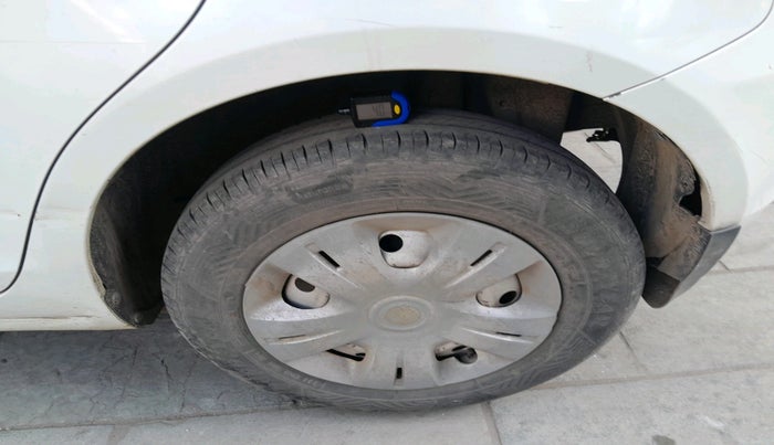 2014 Maruti Swift LXI, Petrol, Manual, 1,08,476 km, tyre