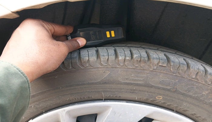 2022 Maruti Ertiga VXI SHVS, Petrol, Manual, 19,678 km, tyre