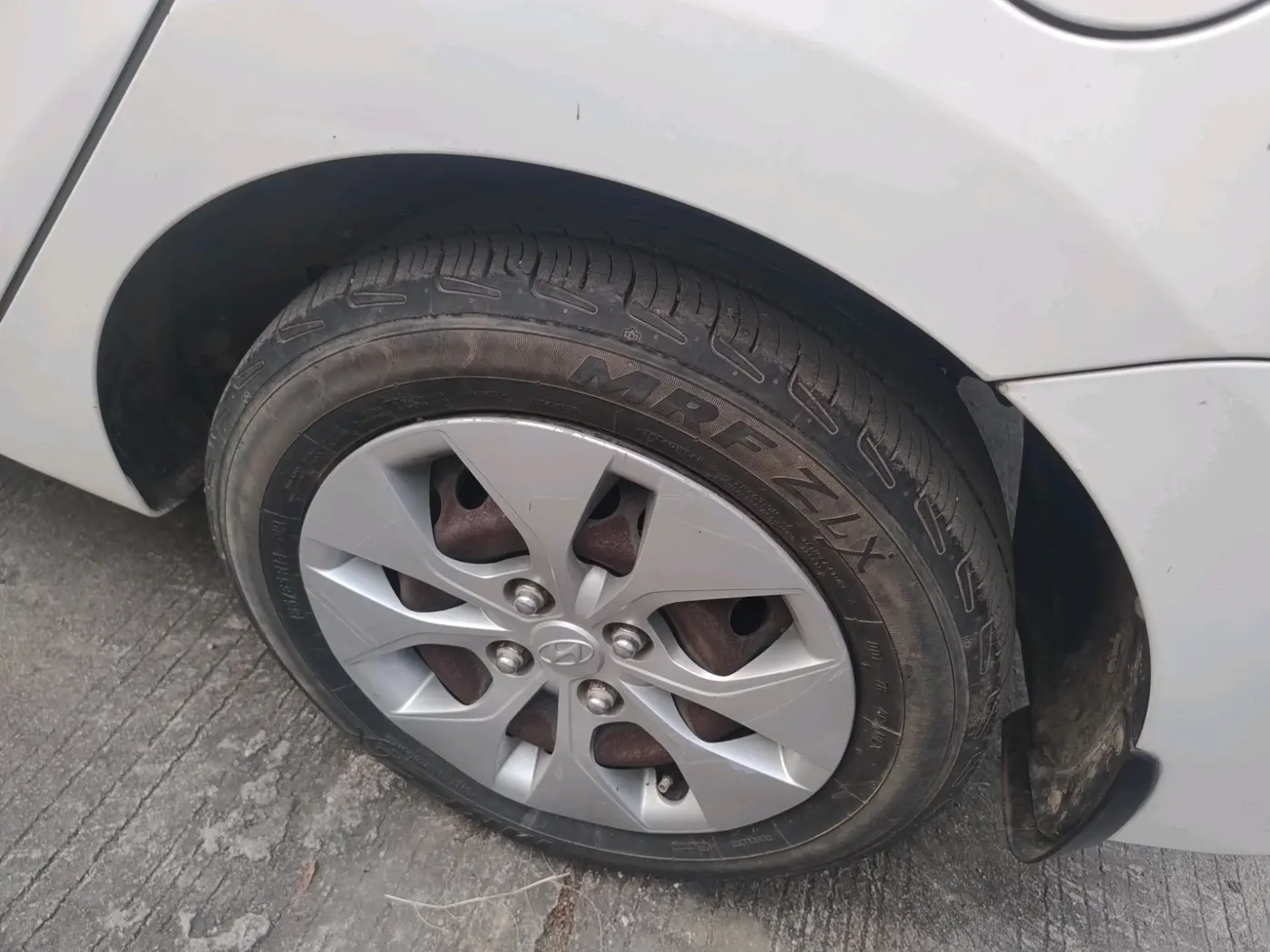 2015 Hyundai Xcent S 1.1 CRDI, Diesel, Manual, 80,980 km, tyre