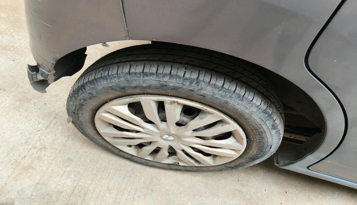 2010 Maruti Wagon R 1.0 VXI, Petrol, Manual, 90,416 km, tyre