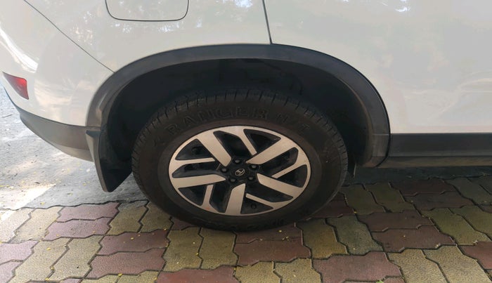 2021 Tata Harrier XZA PLUS 2.0L, Diesel, Automatic, 70,728 km, tyre